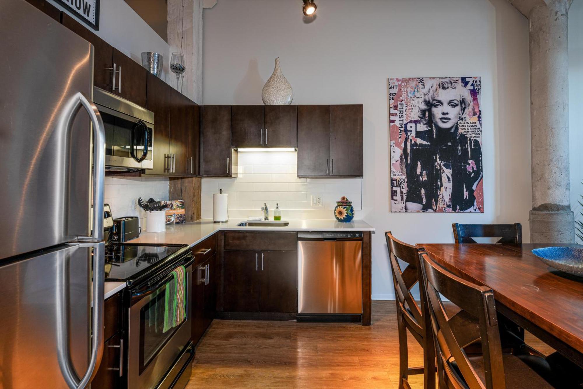 Luxery Stay Chicago - Themed Units! Close To Downtown, Mccormick Place & Wintrust Arena Exterior photo