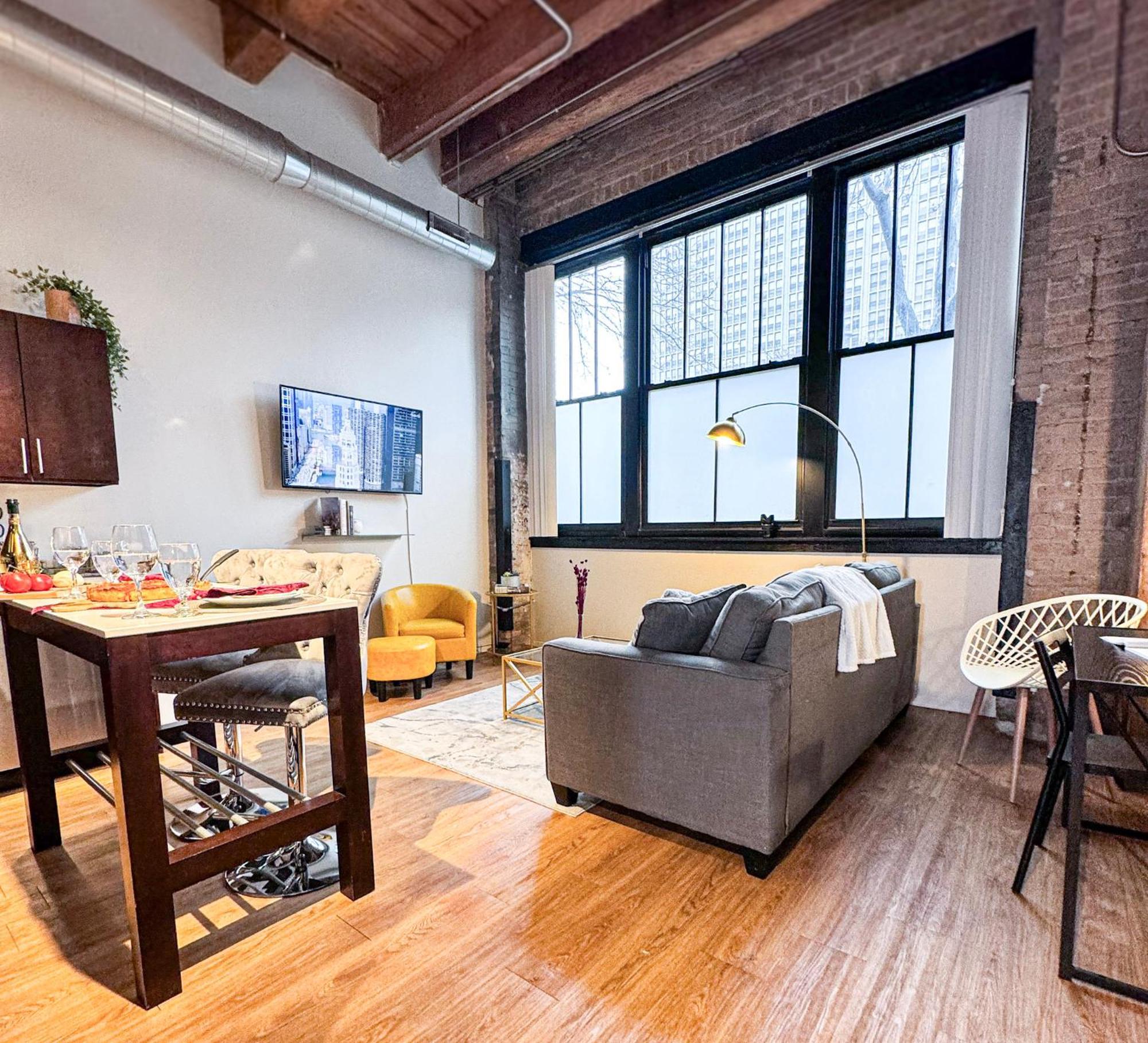 Luxery Stay Chicago - Themed Units! Close To Downtown, Mccormick Place & Wintrust Arena Exterior photo